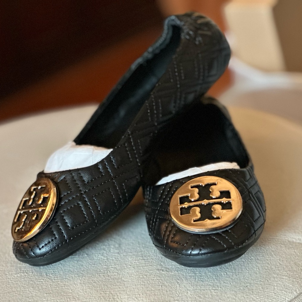 Tory Burch Black Leather Flats With Goldtone Logo